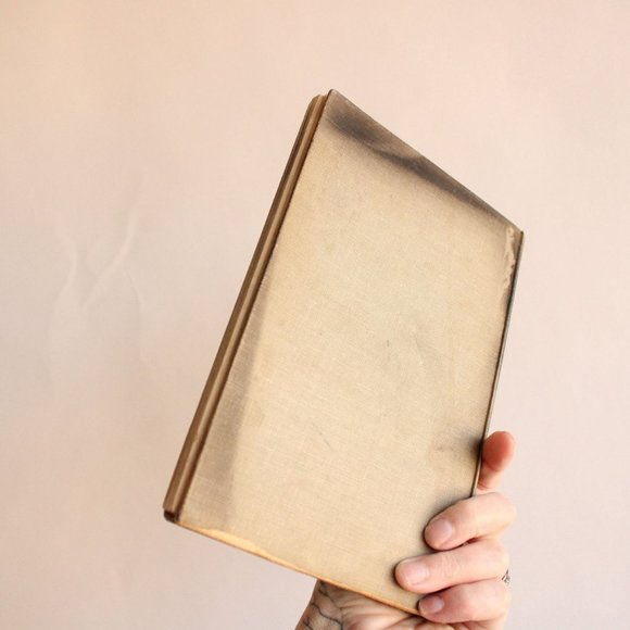 Vintage 1940s Book, Mademoiselle Fifi by Guy De Maupassant, And Other Stories - Picture 2 of 10